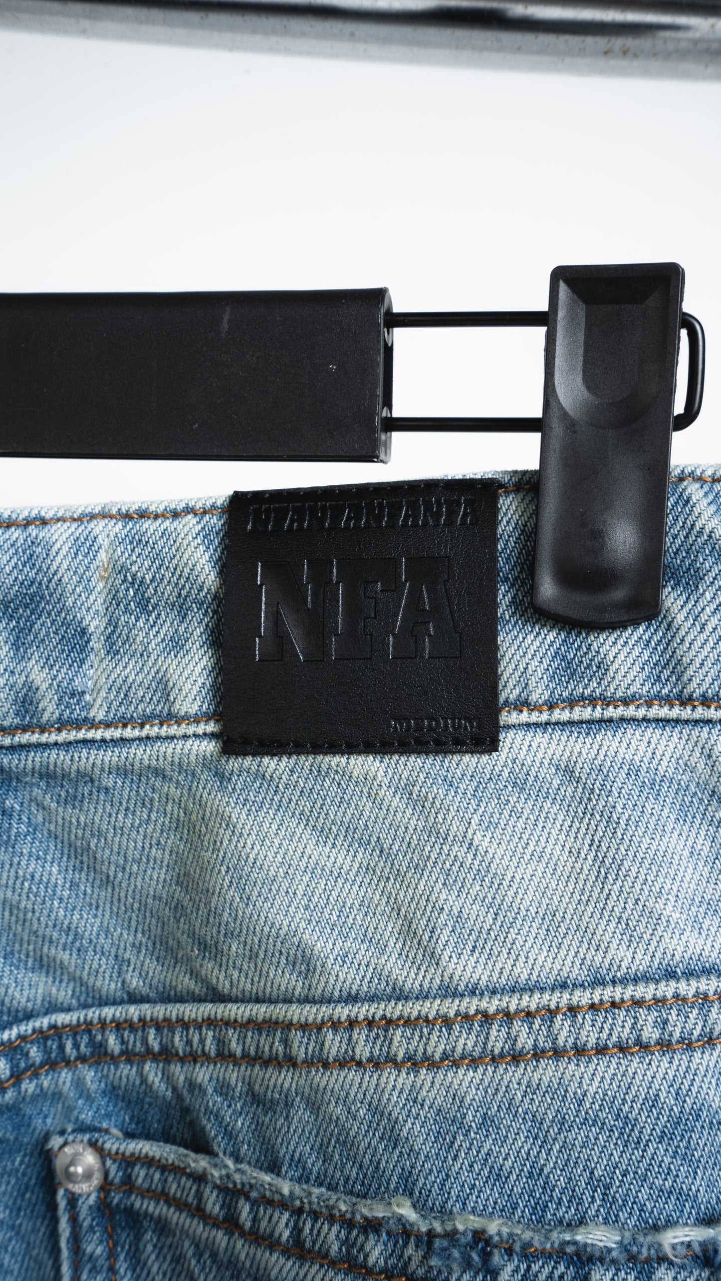 PANELED DENIM SHORT WASHED BLUE