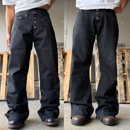 BLACK FLARED SELVEDGE JEAN