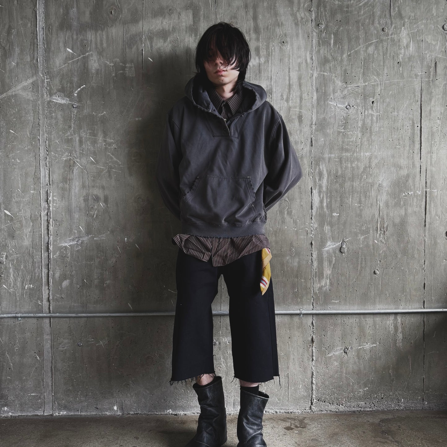 3 BUTTON HOODIE (GREY)