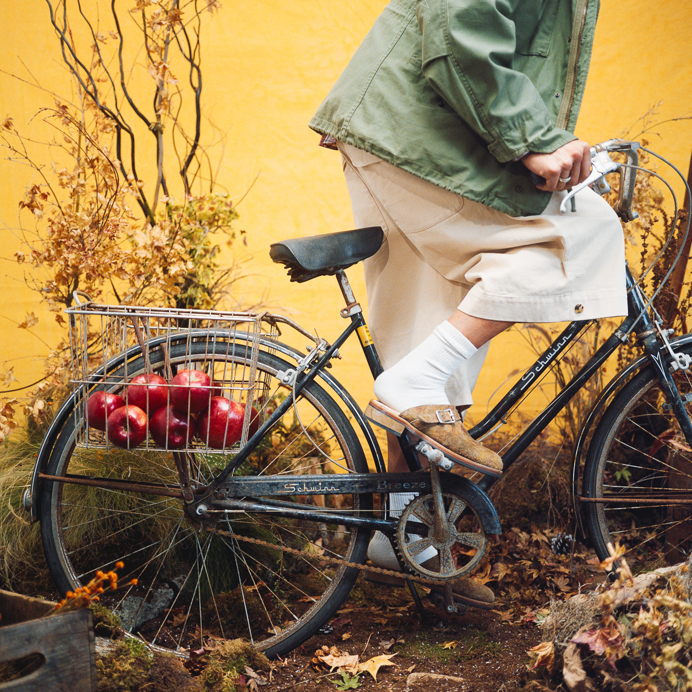 BUTTON CUFF SHORT CREAM