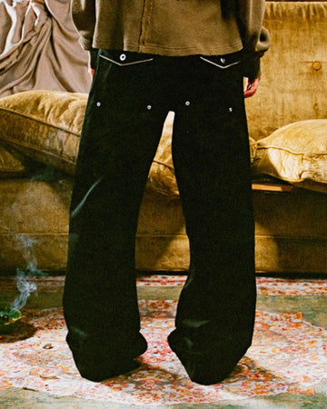 BLACK FLARED SELVEDGE JEAN